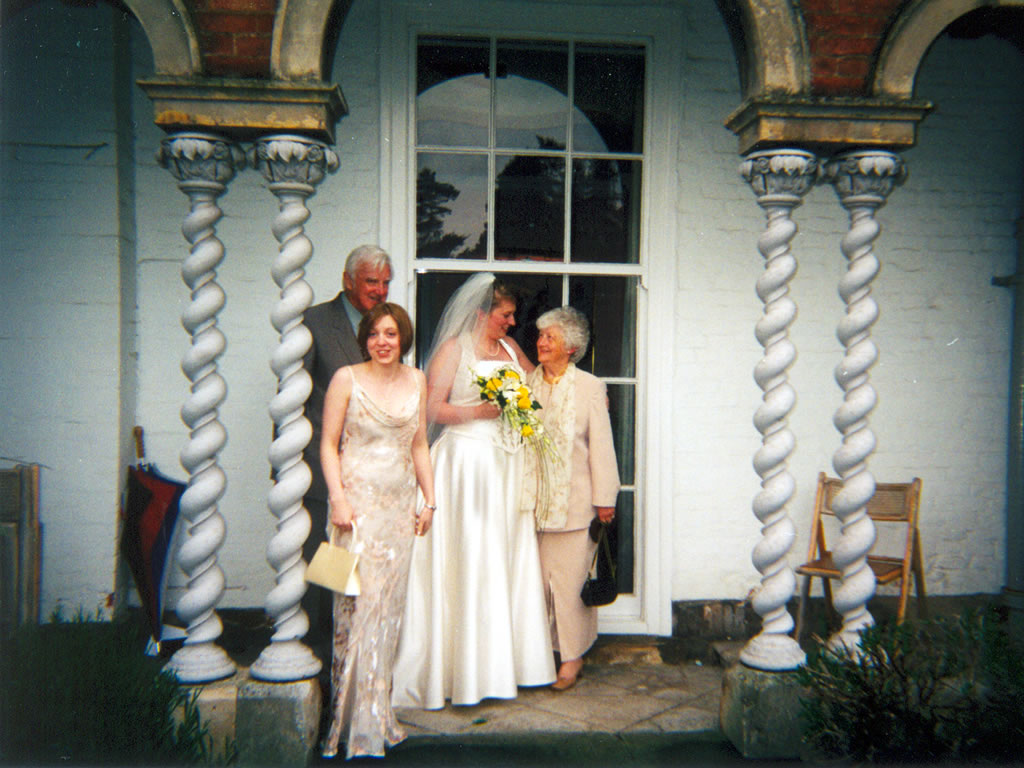 Pop, Victoria Ash, Charlotte & Mama